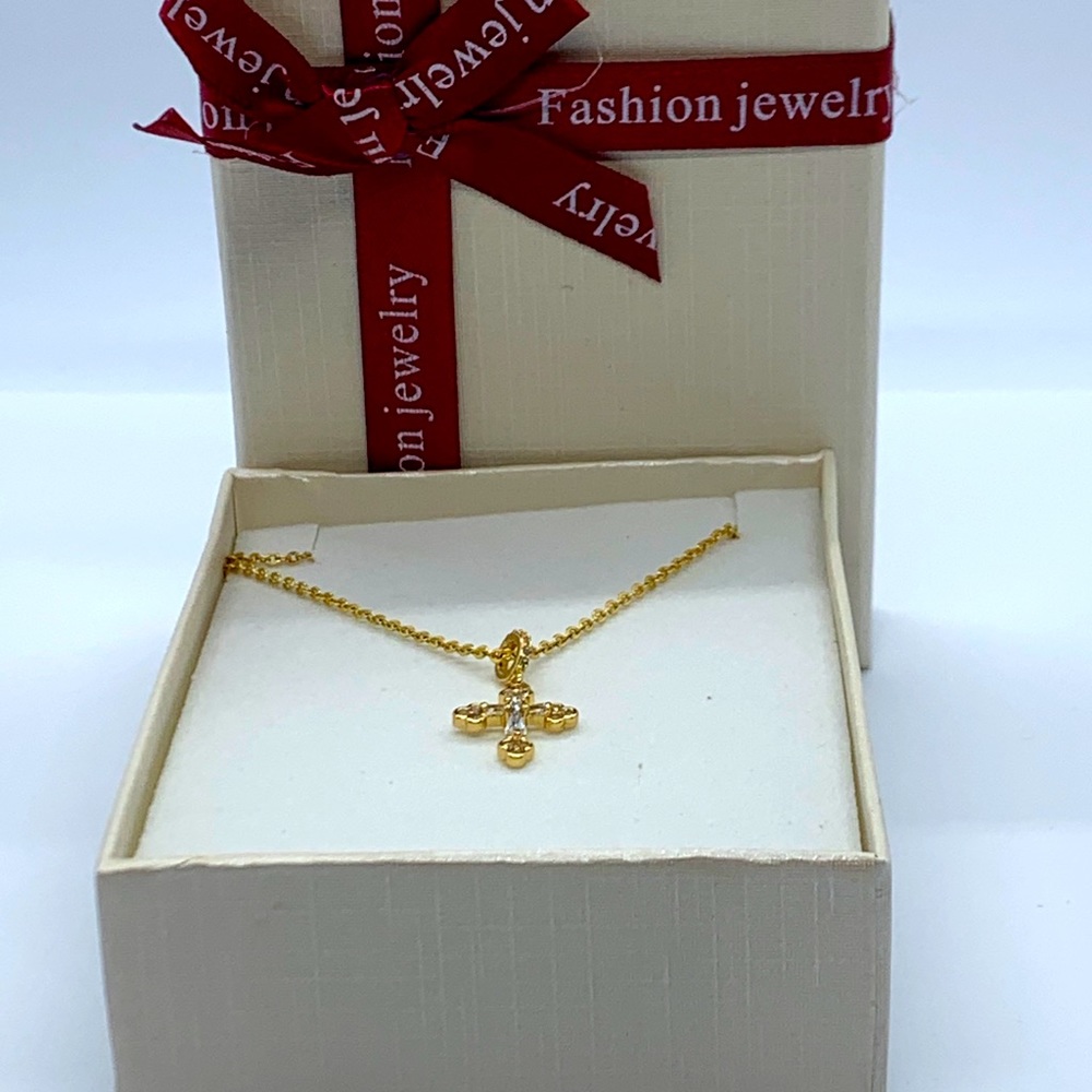 Cross necklace - Picture 1 of 3